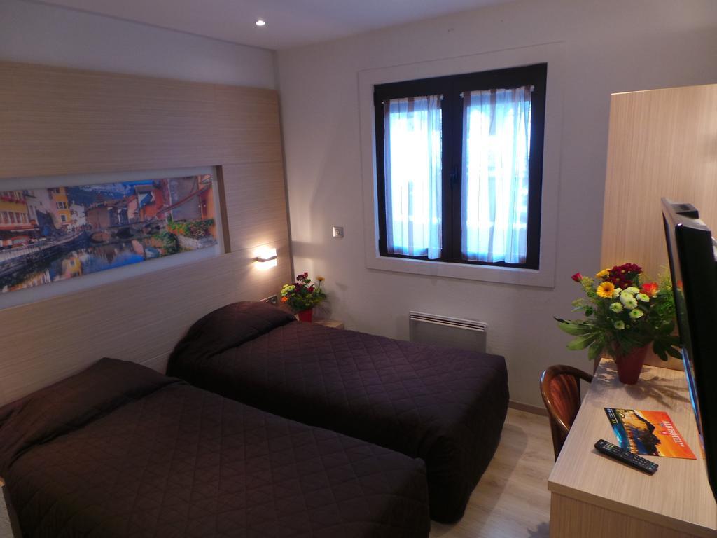 Logis Albhotel Grill Alby-sur-Cheran Ruang foto