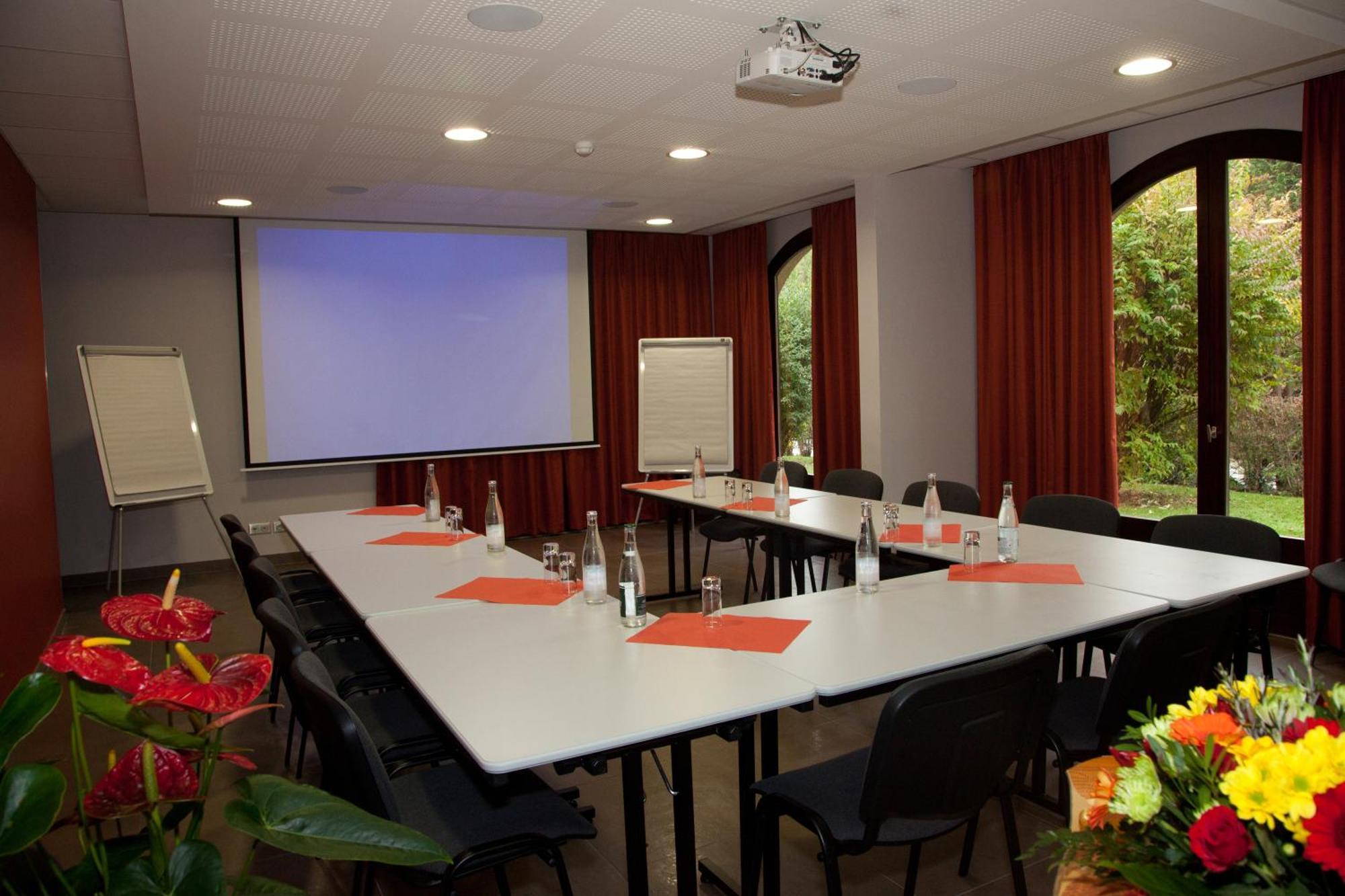 Logis Albhotel Grill Alby-sur-Cheran Bagian luar foto