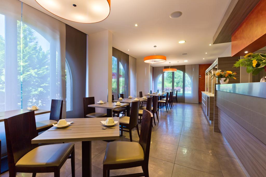 Logis Albhotel Grill Alby-sur-Cheran Bagian luar foto