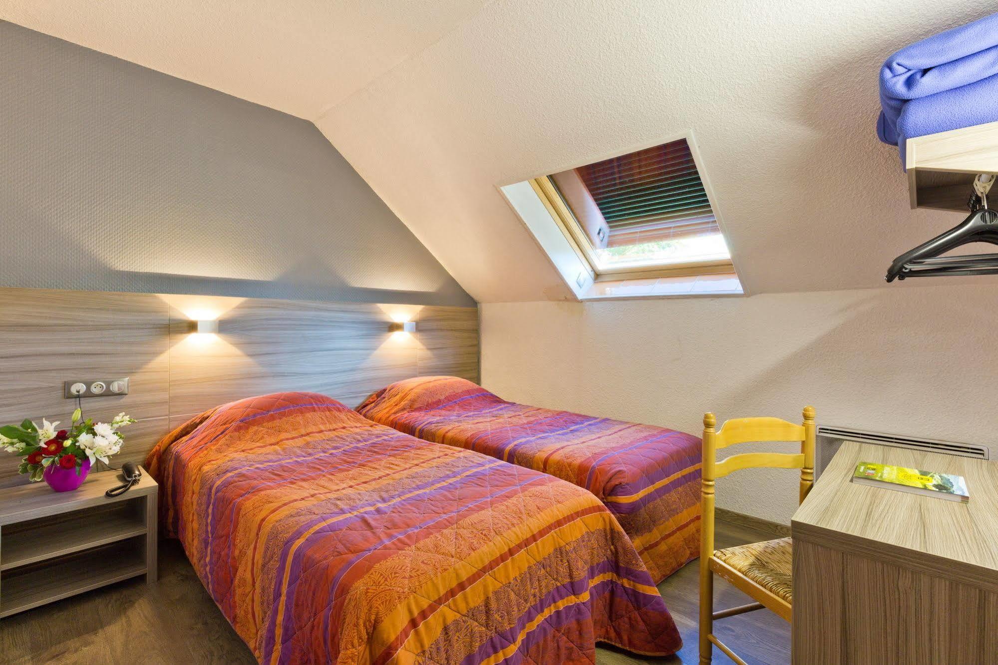 Logis Albhotel Grill Alby-sur-Cheran Bagian luar foto