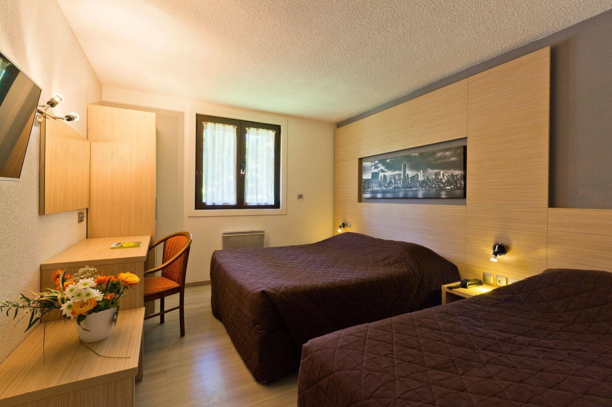 Logis Albhotel Grill Alby-sur-Cheran Bagian luar foto